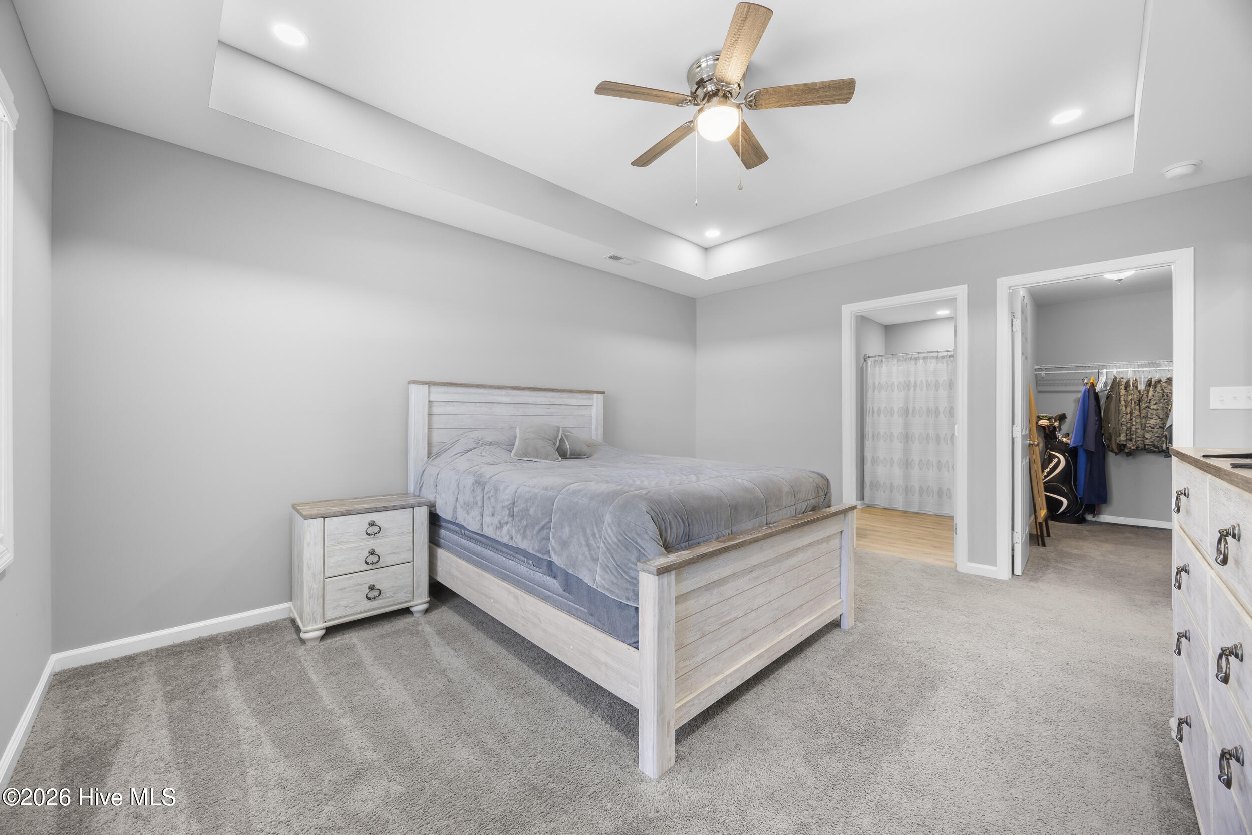 100566907 | Photo 14