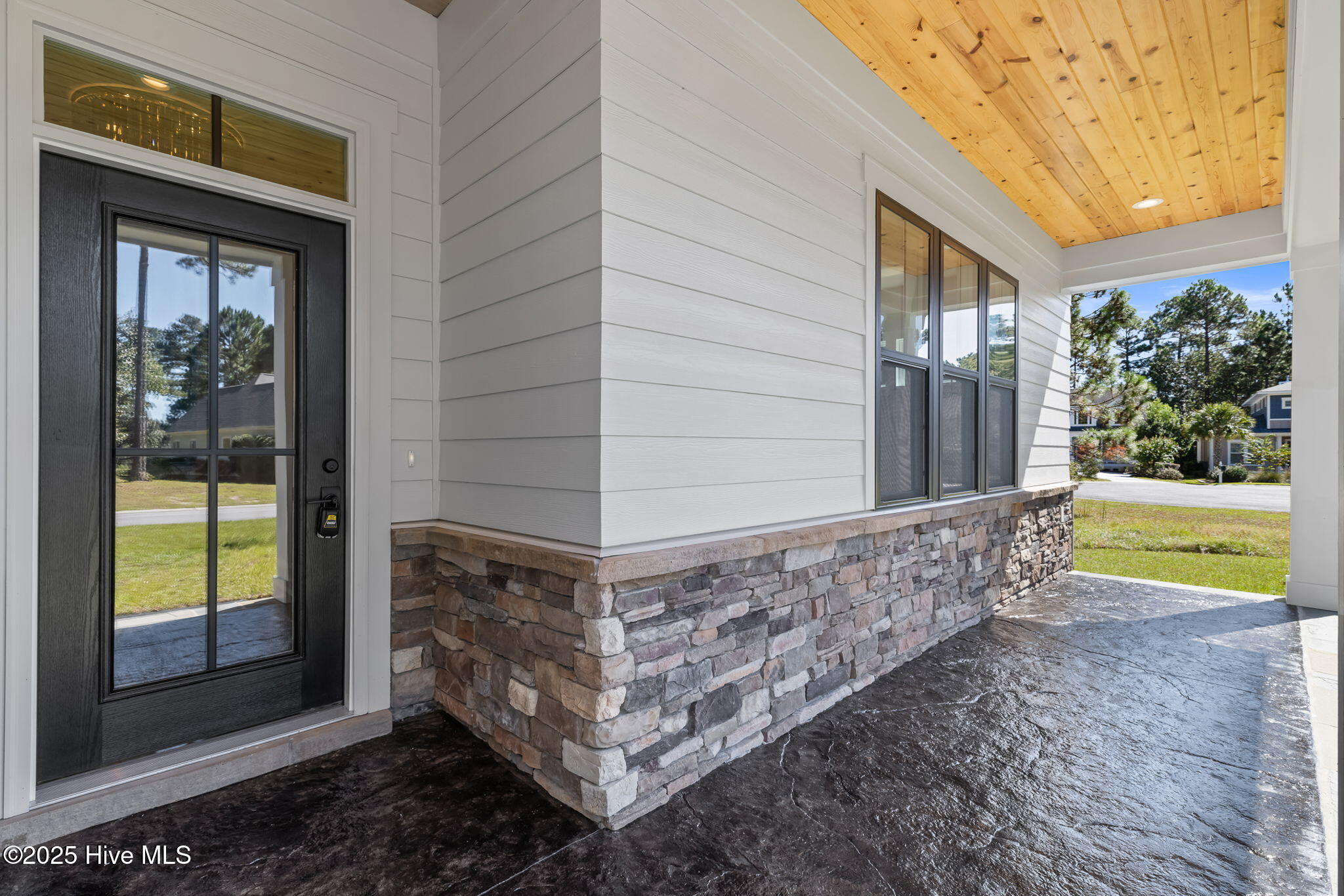 100522632 | Photo 10