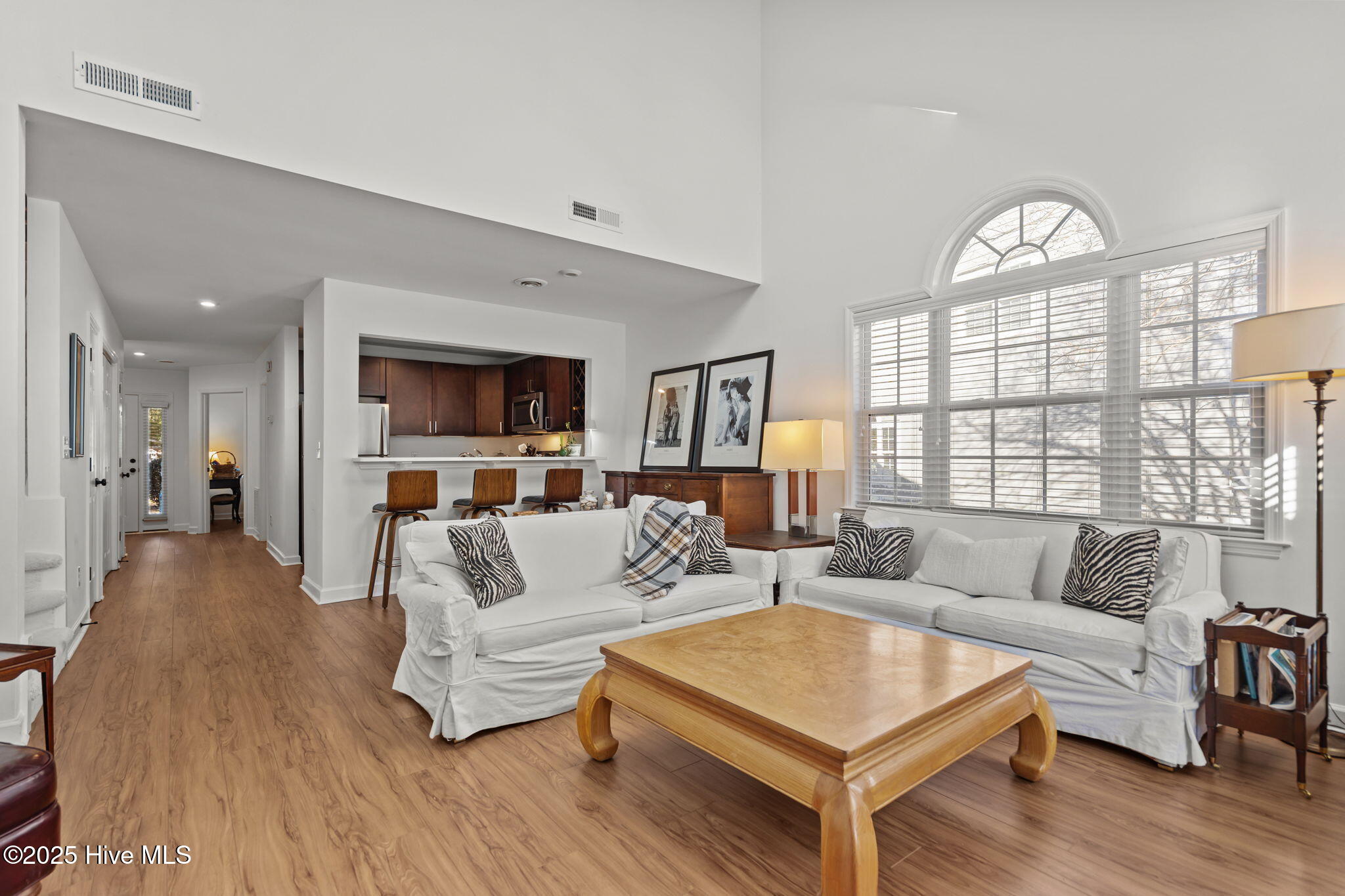 100546040 | Photo 12