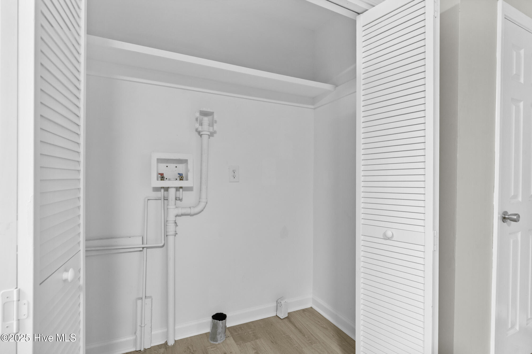 100546891 | Photo 24