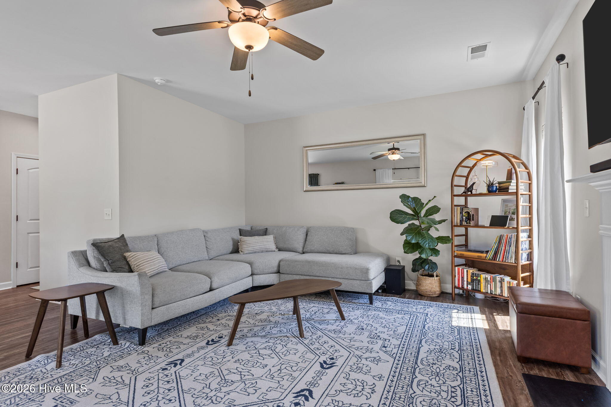 100568670 | Photo 10