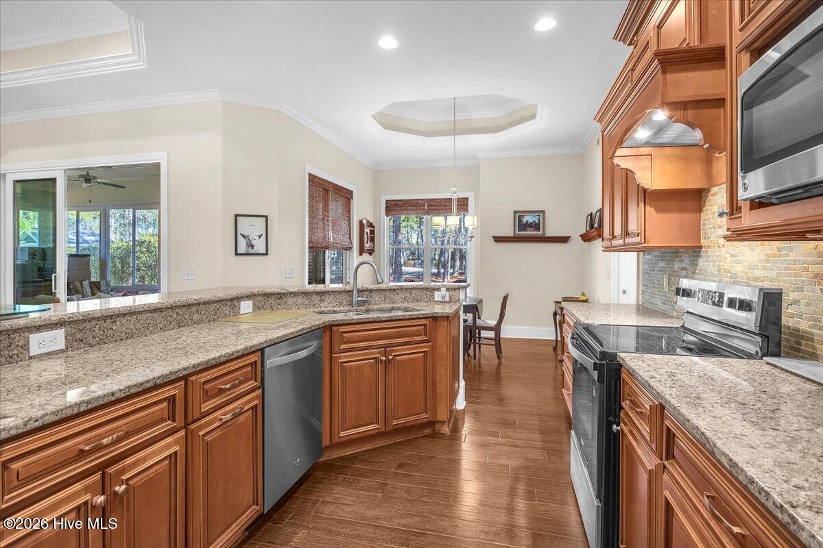 100556407 | Photo 23