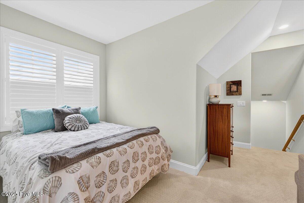 100537556 | Photo 38