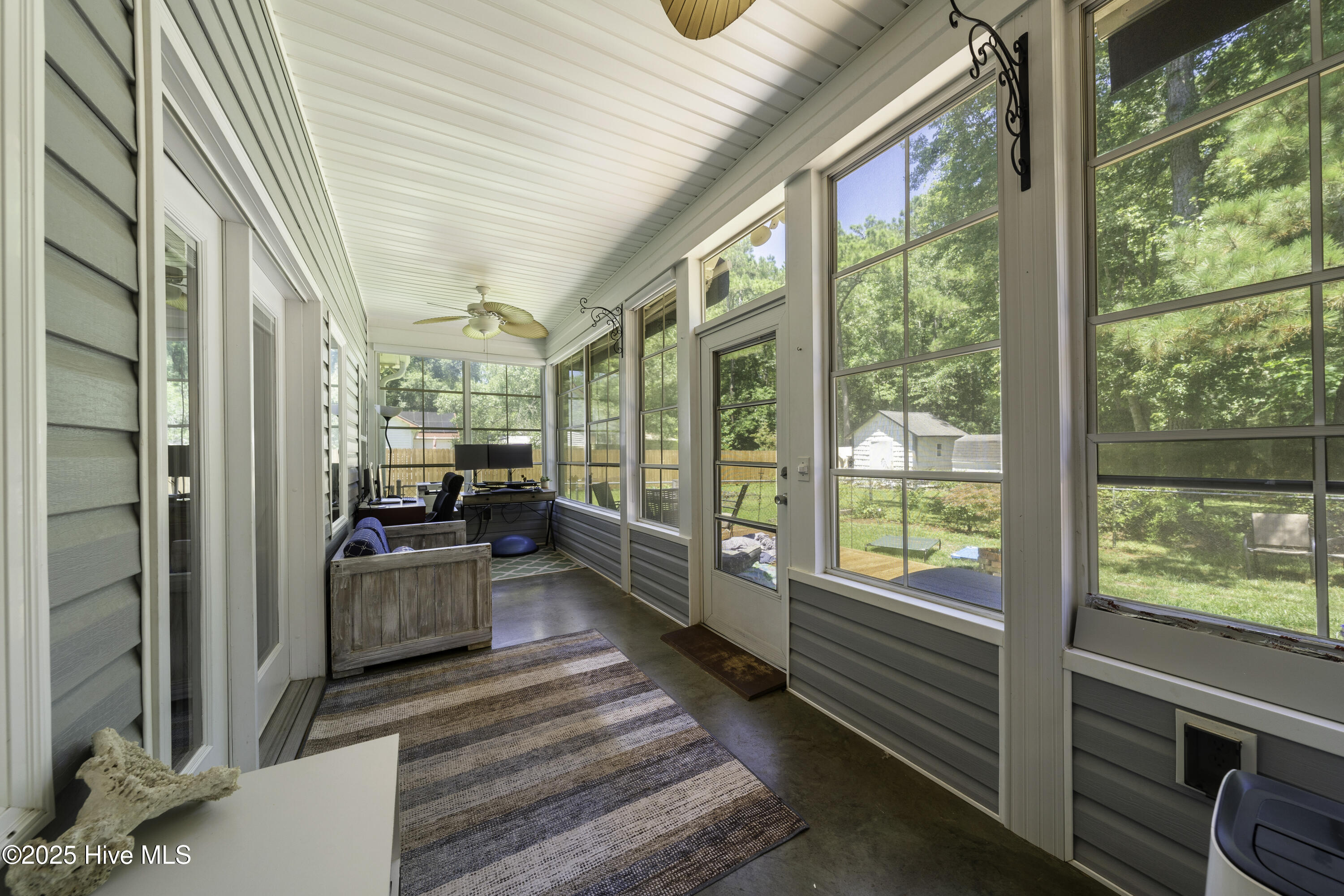 100487649 | Photo 30