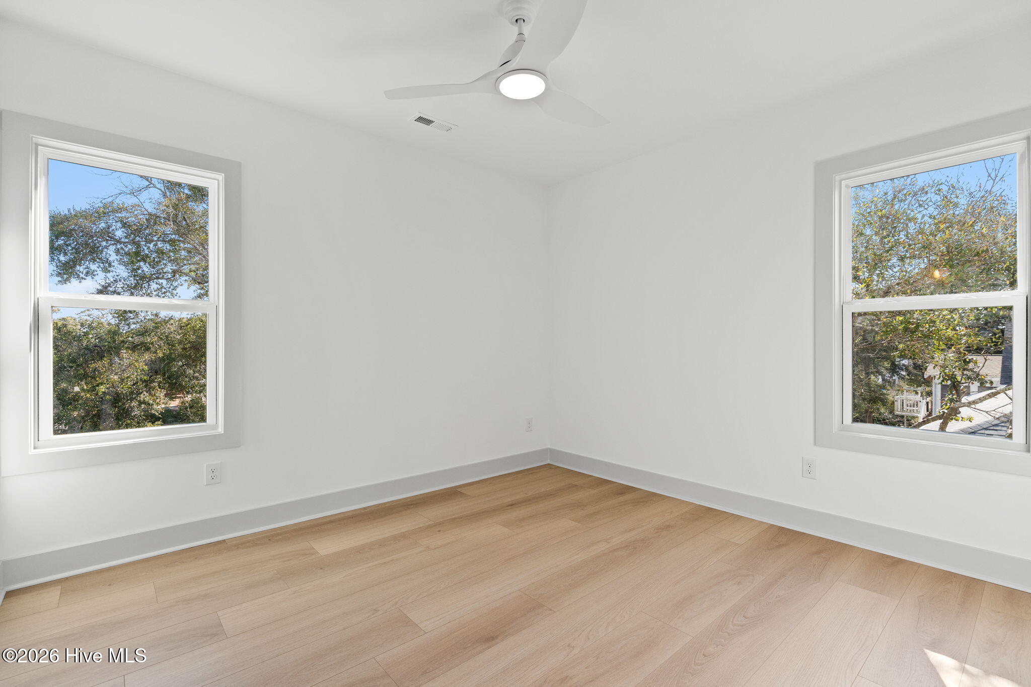 100541955 | Photo 25