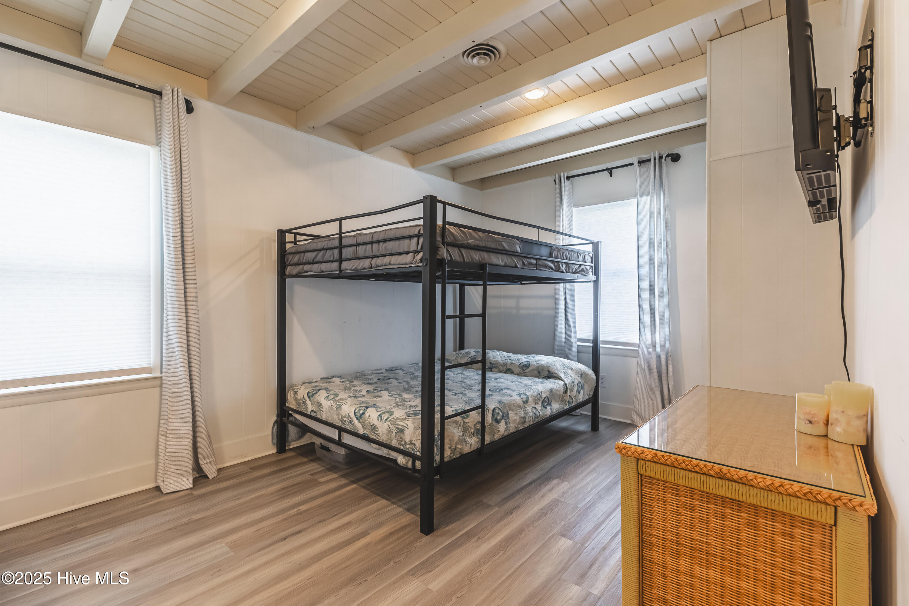 100521166 | Photo 14