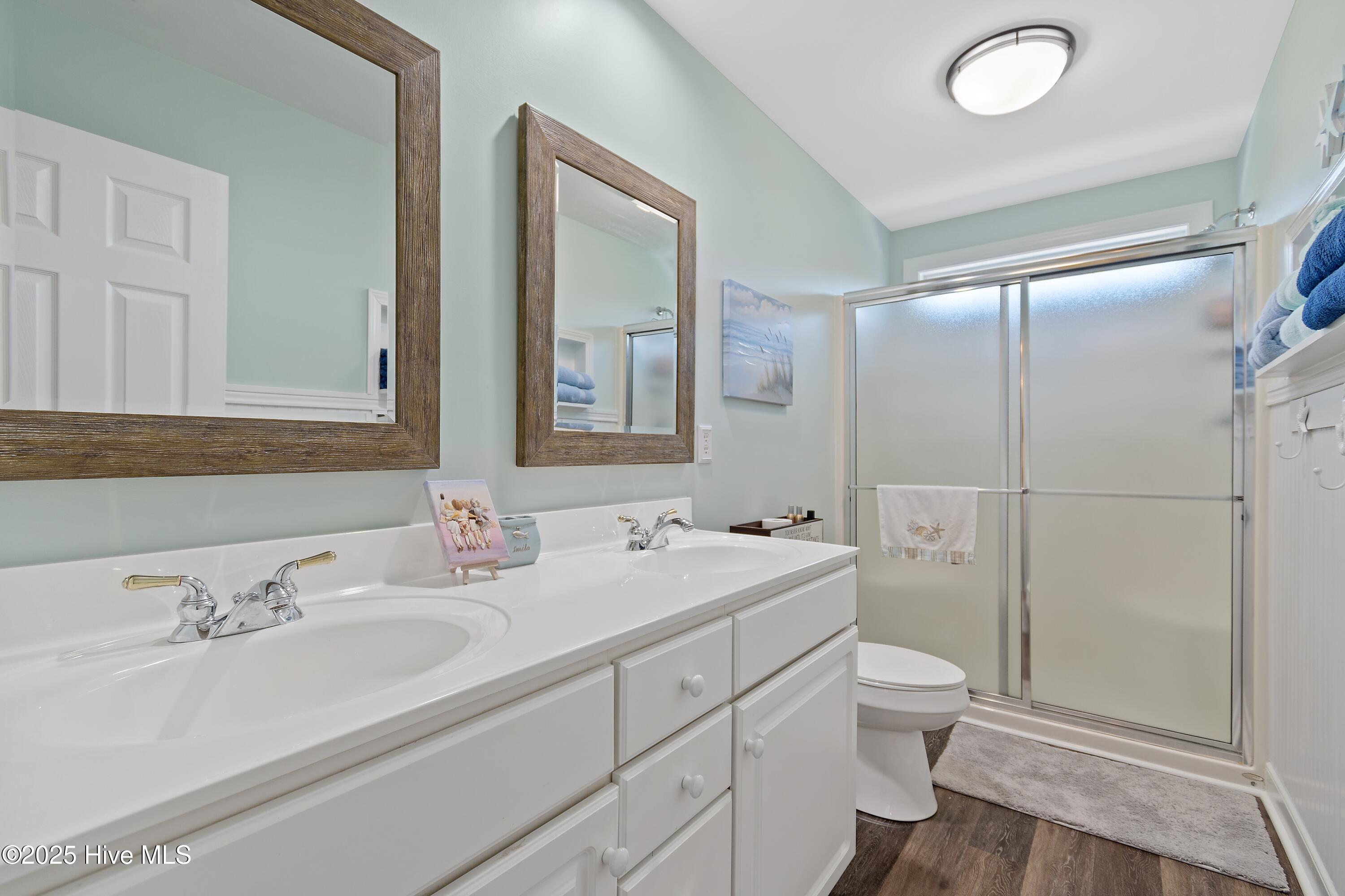 100533940 | Photo 56