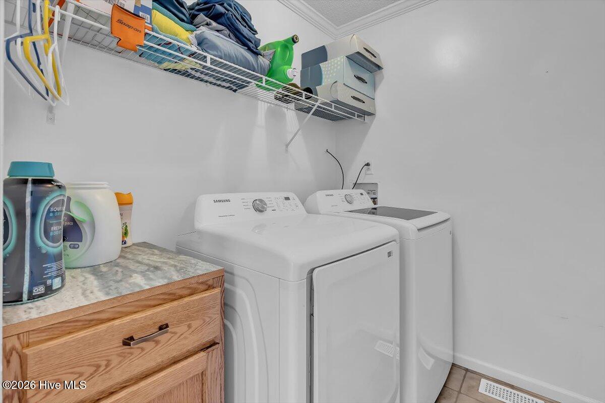 100549997 | Photo 52