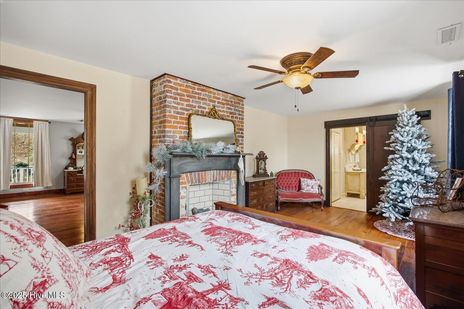 100545633 | Photo 49