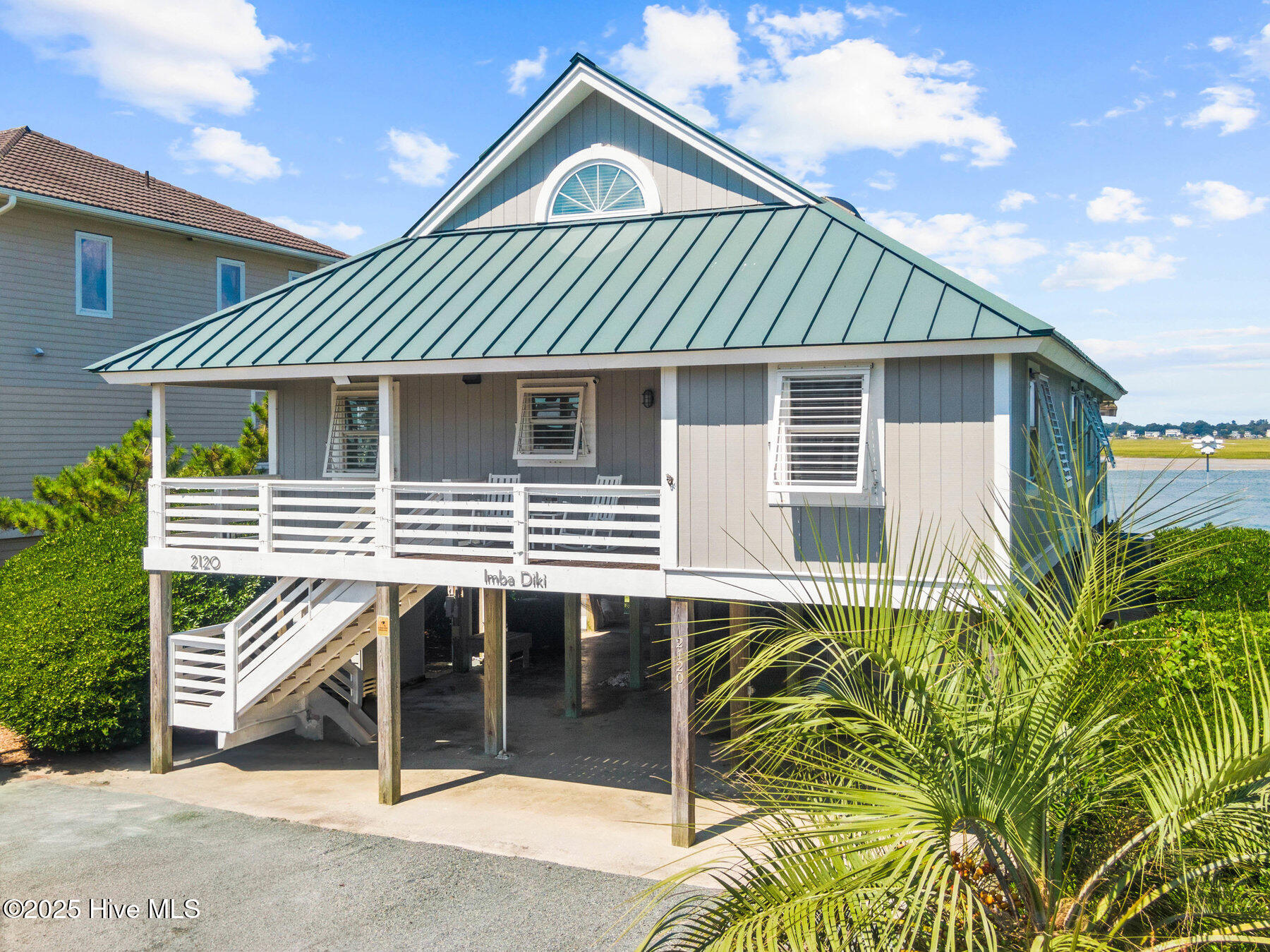 002_2120_shoreline_drive-2_701