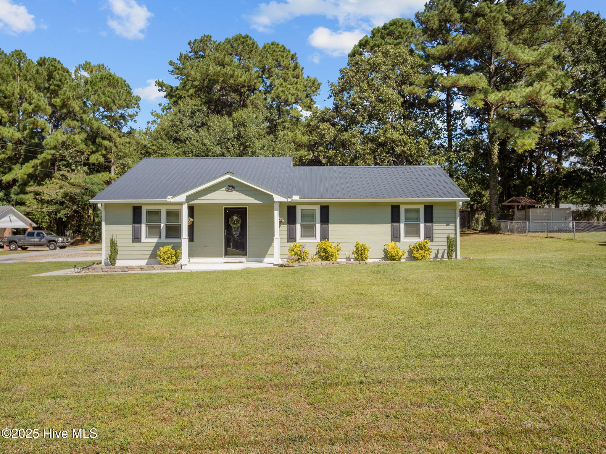 Homes for sale in Hubert, NC | 344 Riggs Rd, Hubert, NC 28539 | MLS# 100530751