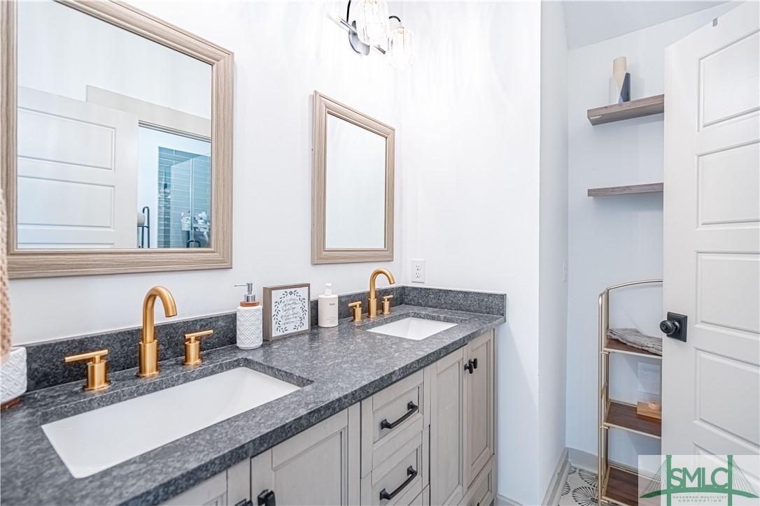 2nd Floor Bathroom