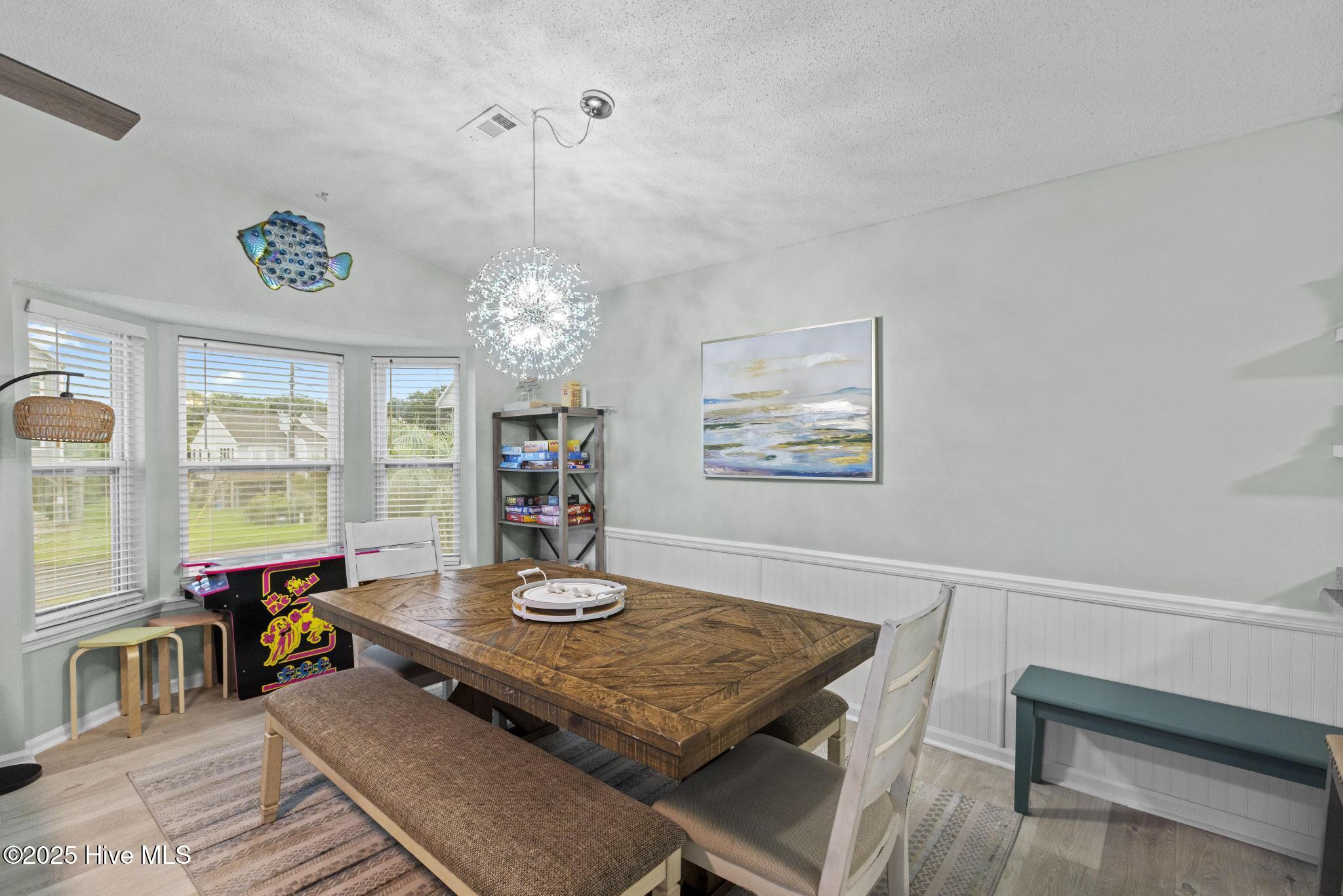 100525730 | Photo 11