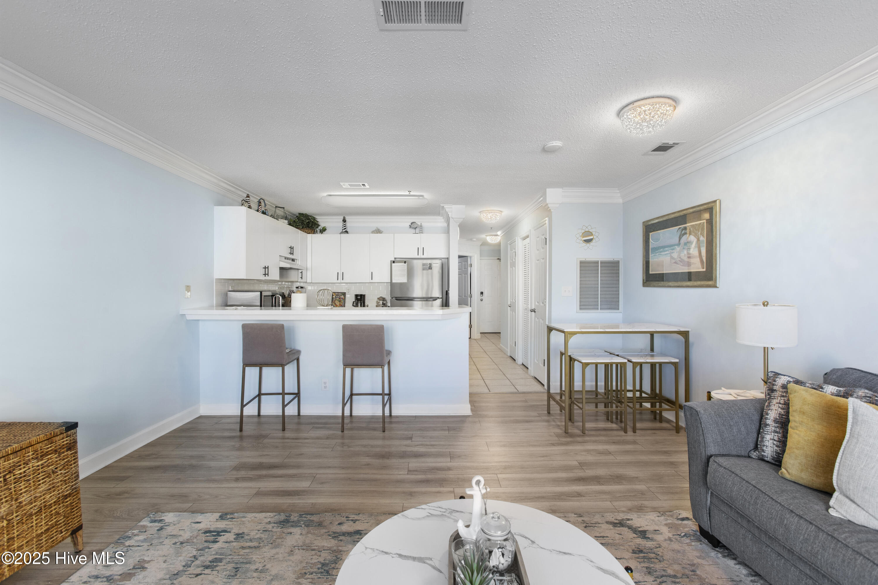 100540014 | Photo 10