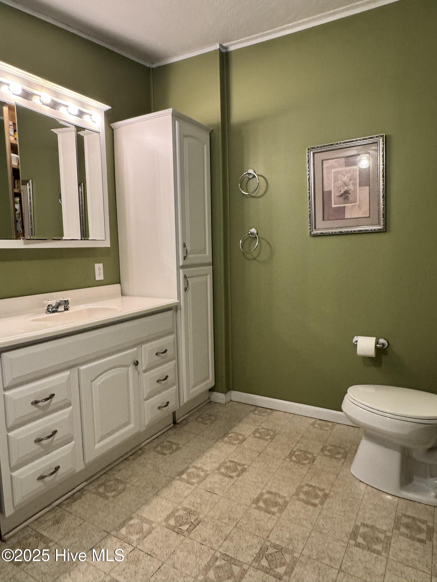 100538236 | Photo 25