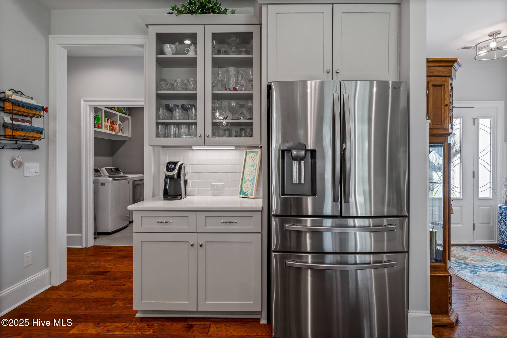 100526725 | Photo 16