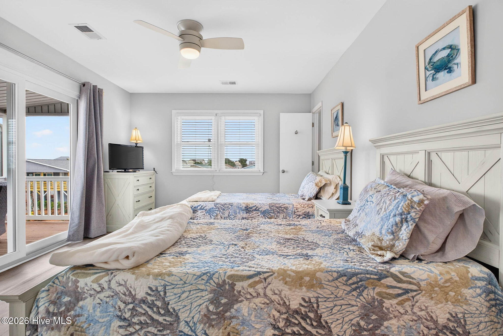 100565816 | Photo 47