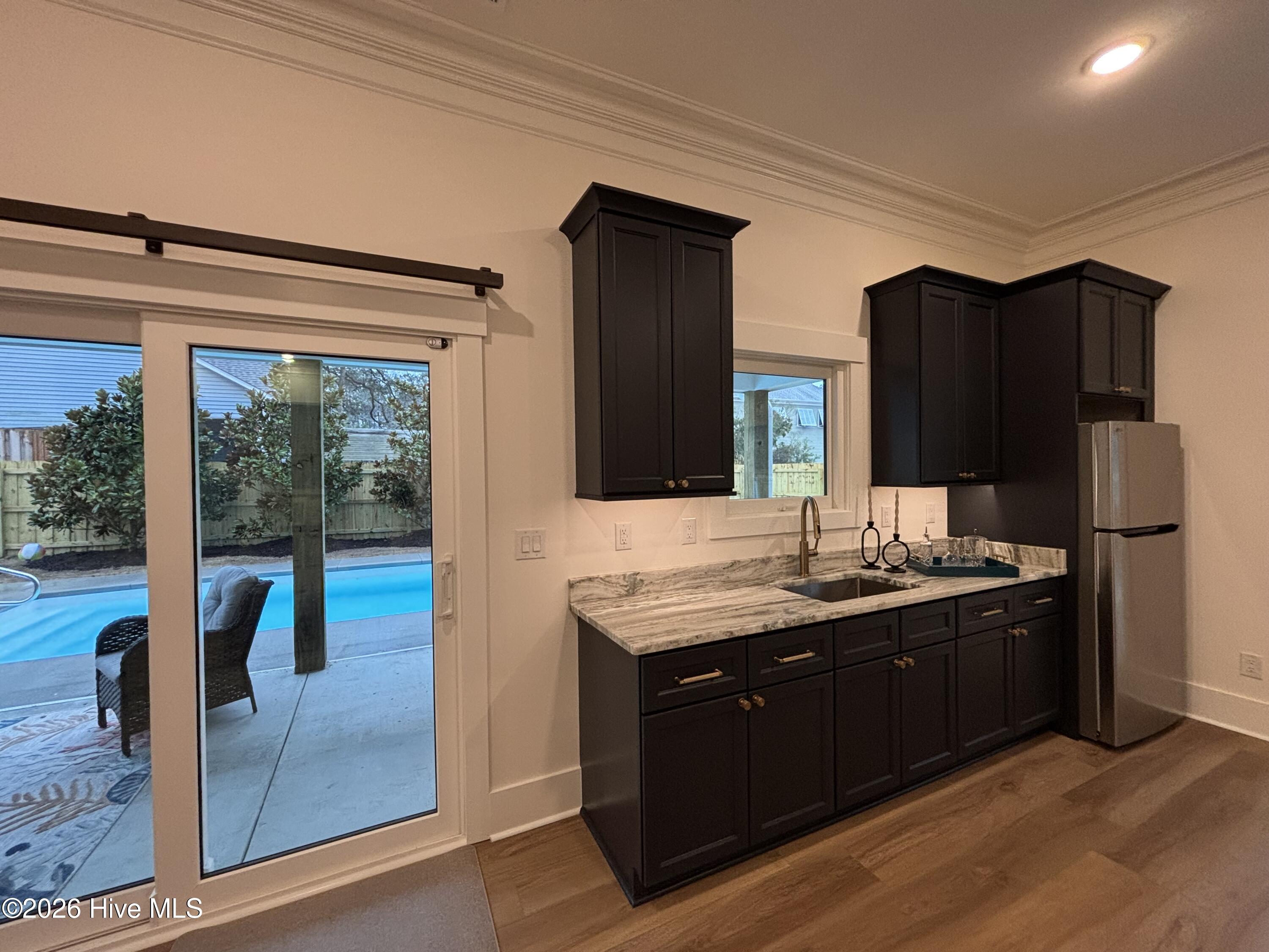 100516902 | Photo 113