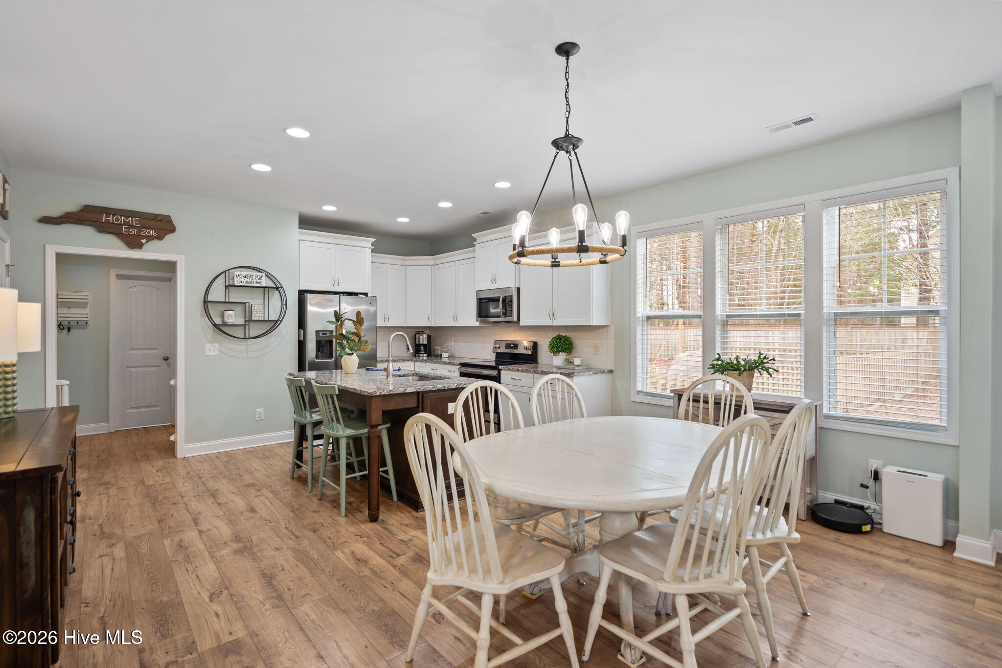 100558672 | Photo 25