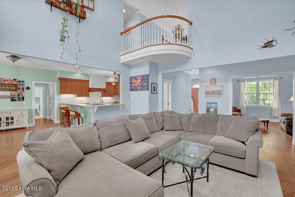 100568961 | Photo 19