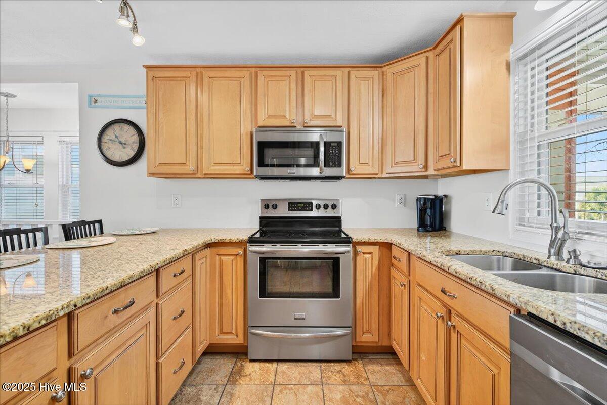 100538362 | Photo 11