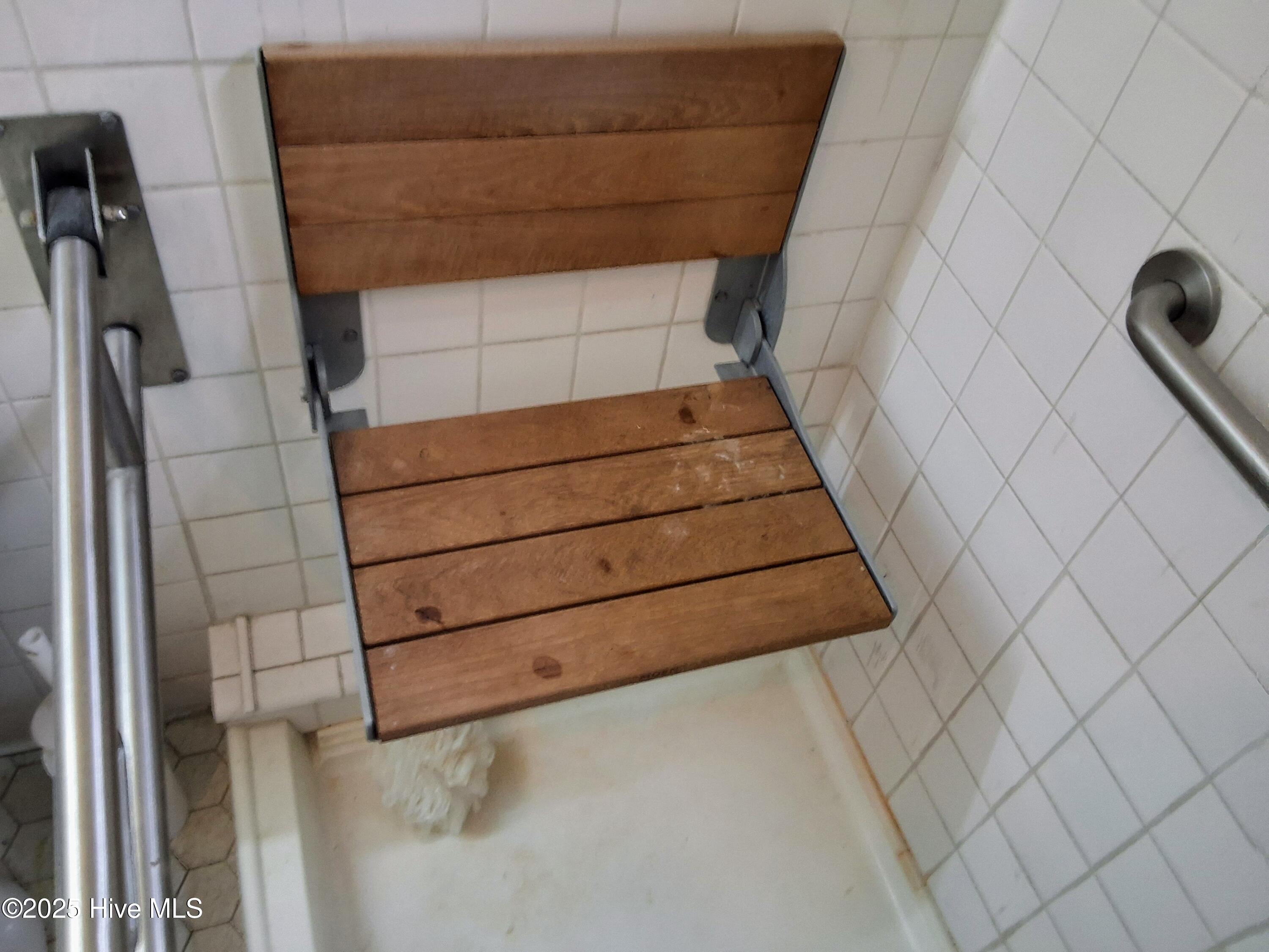 100535903 | Photo 13