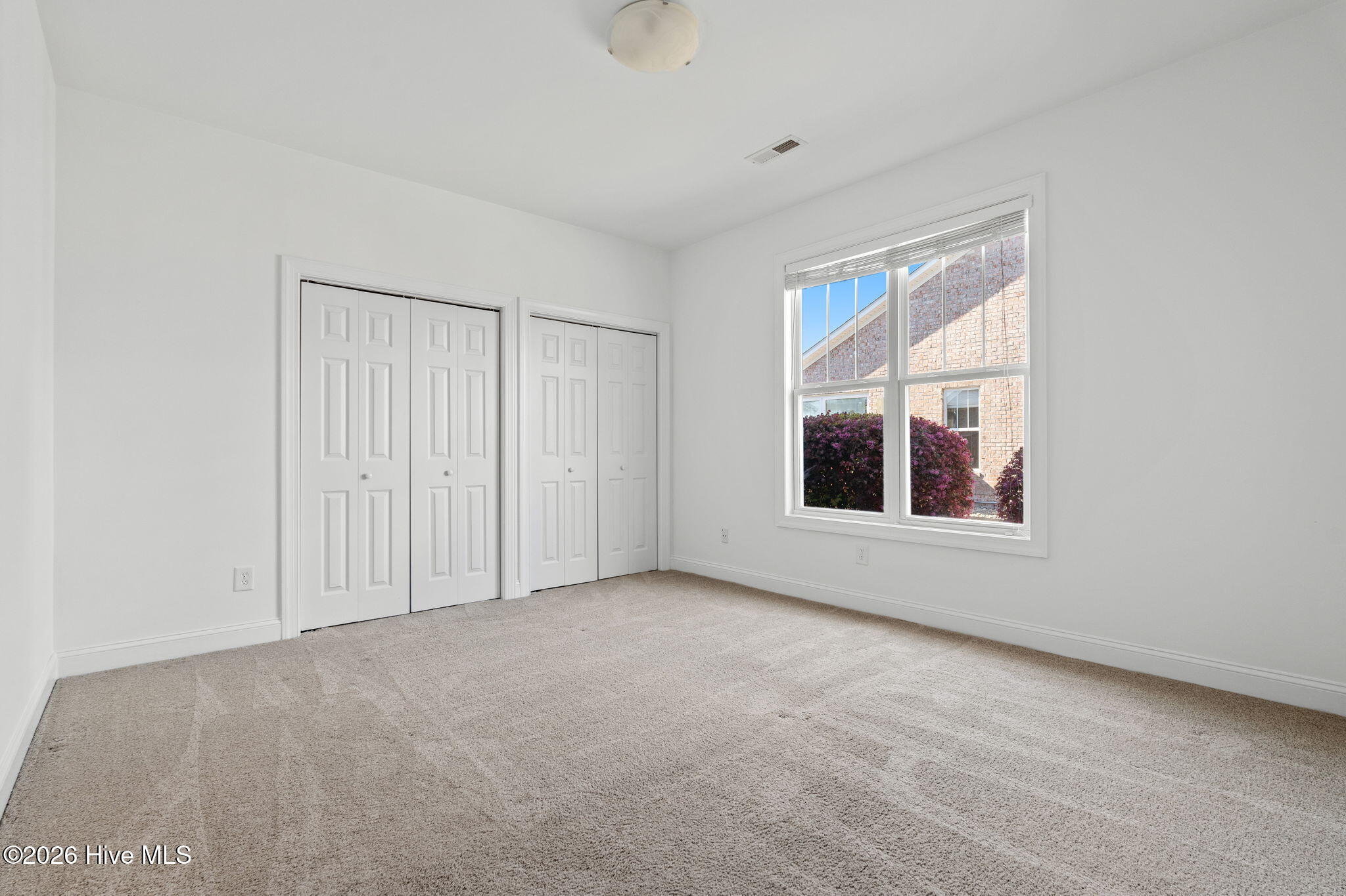 100562365 | Photo 17