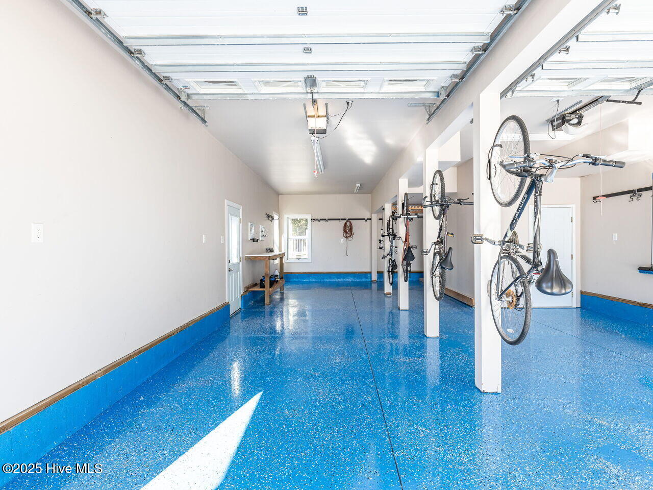 100540337 | Photo 41