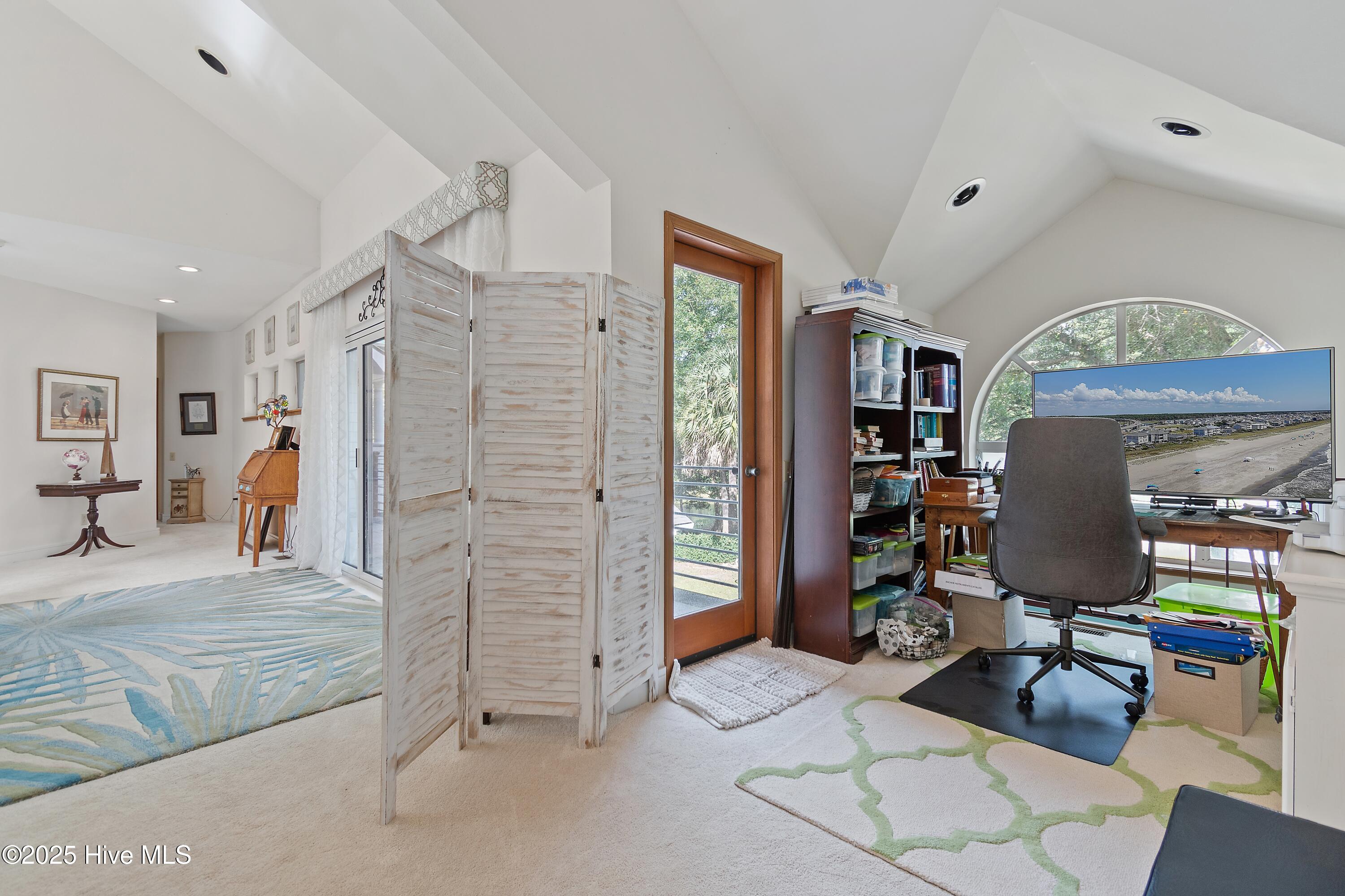 100535274 | Photo 34