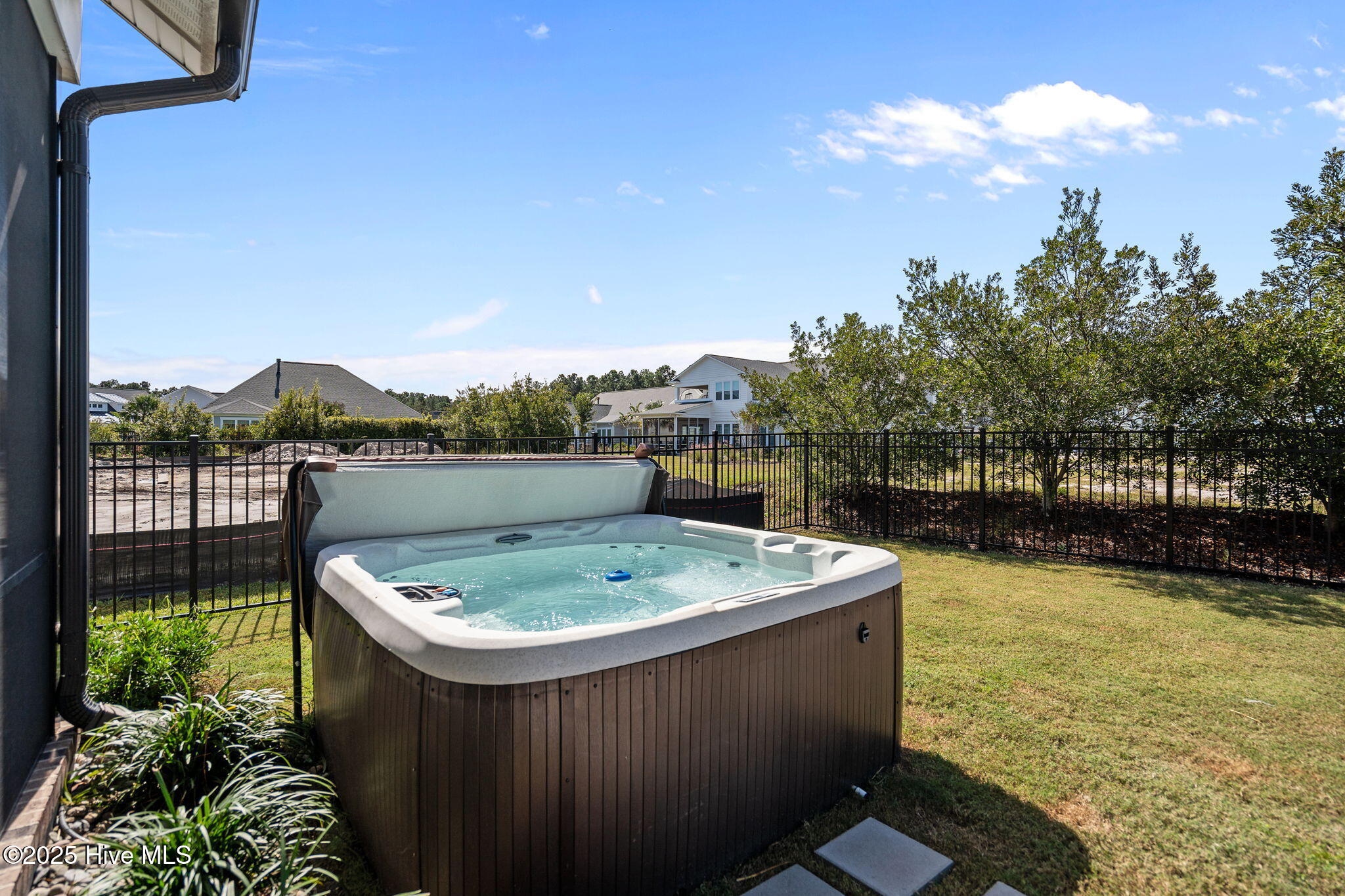 100536162 | Photo 62