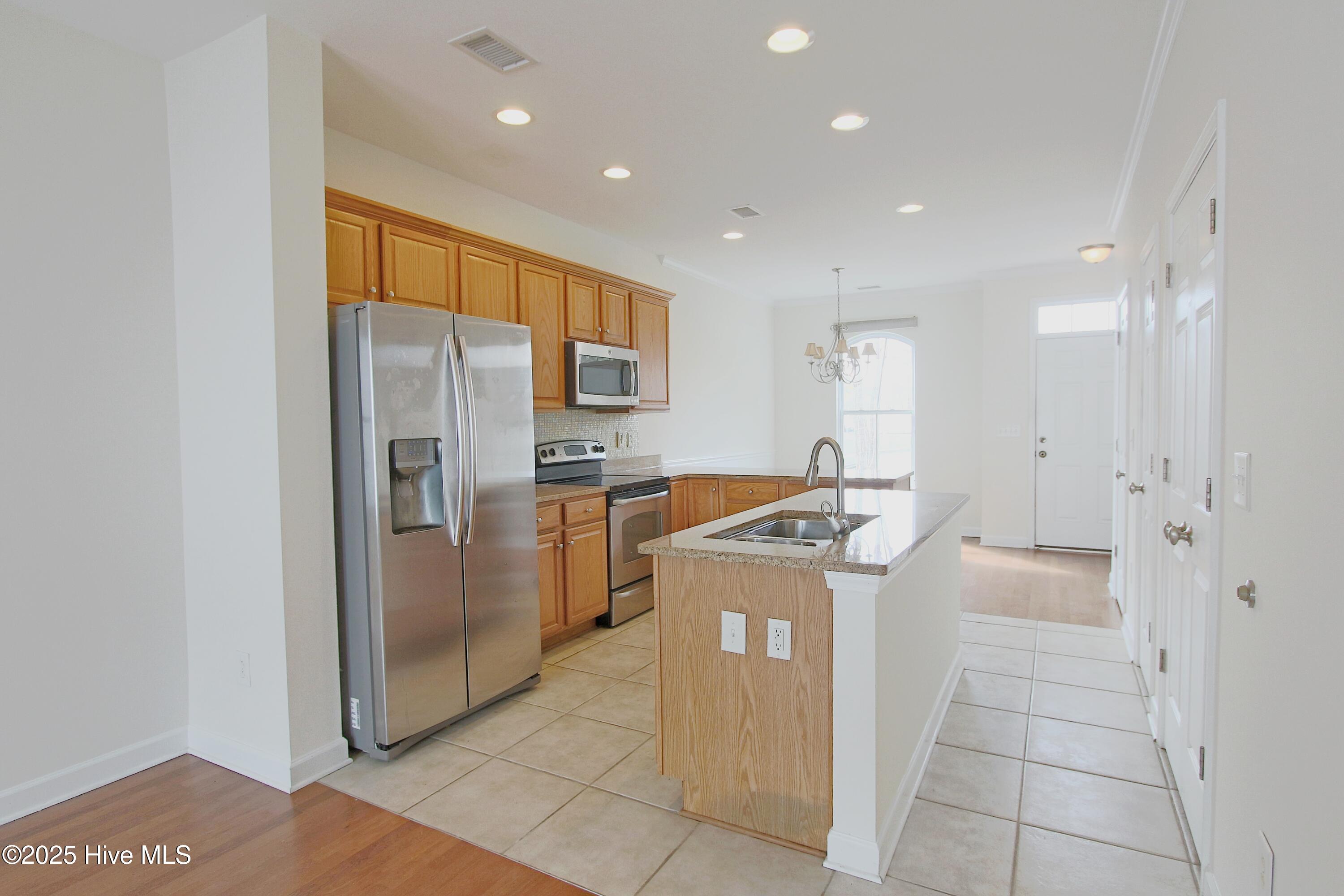 100478733 | Photo 20