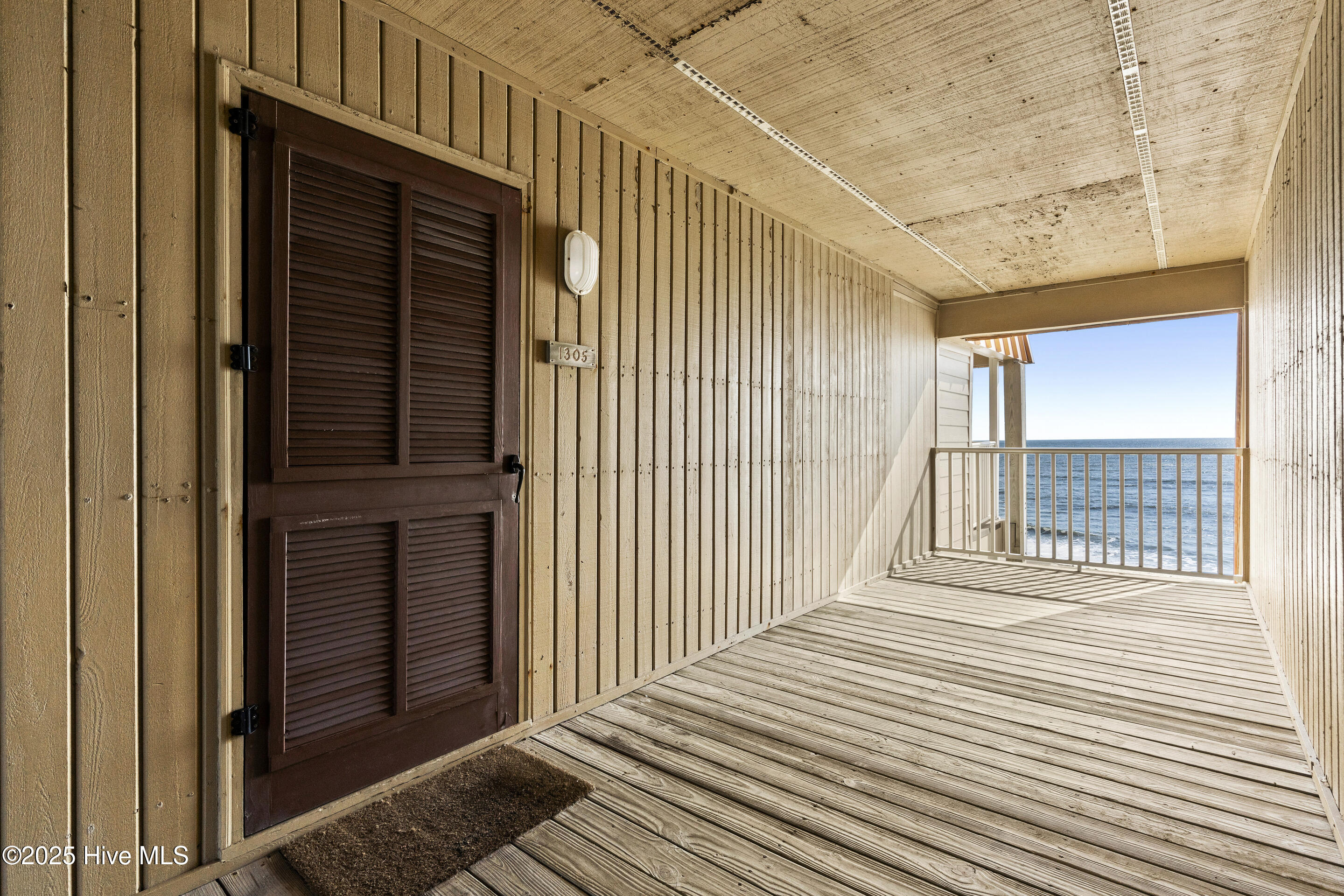 100529356 | Photo 31