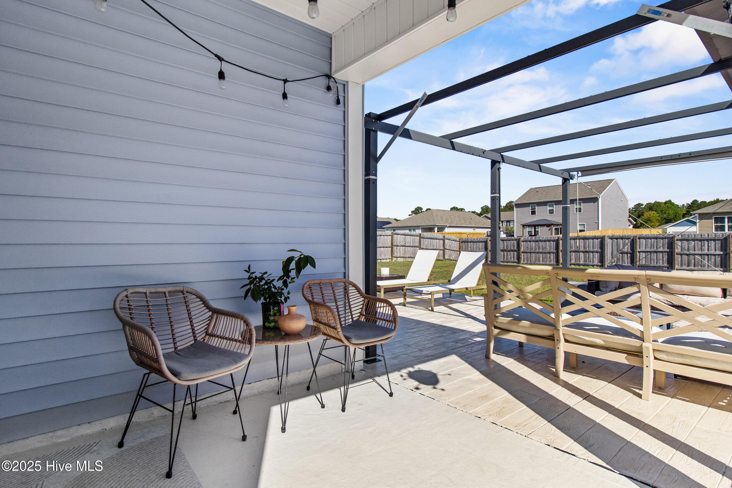 100535105 | Photo 33