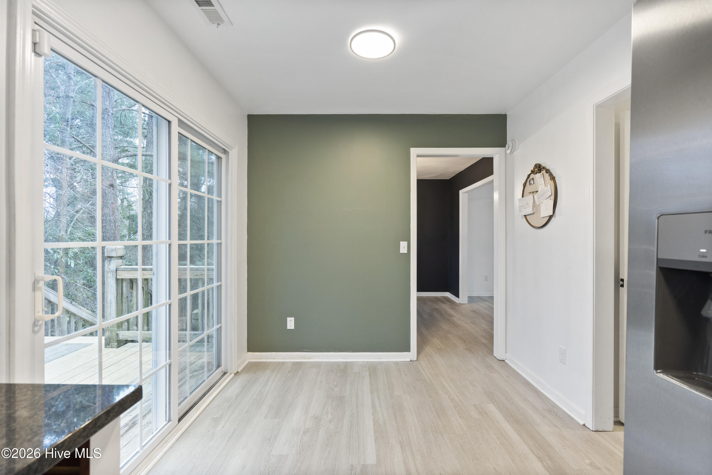 100557847 | Photo 10