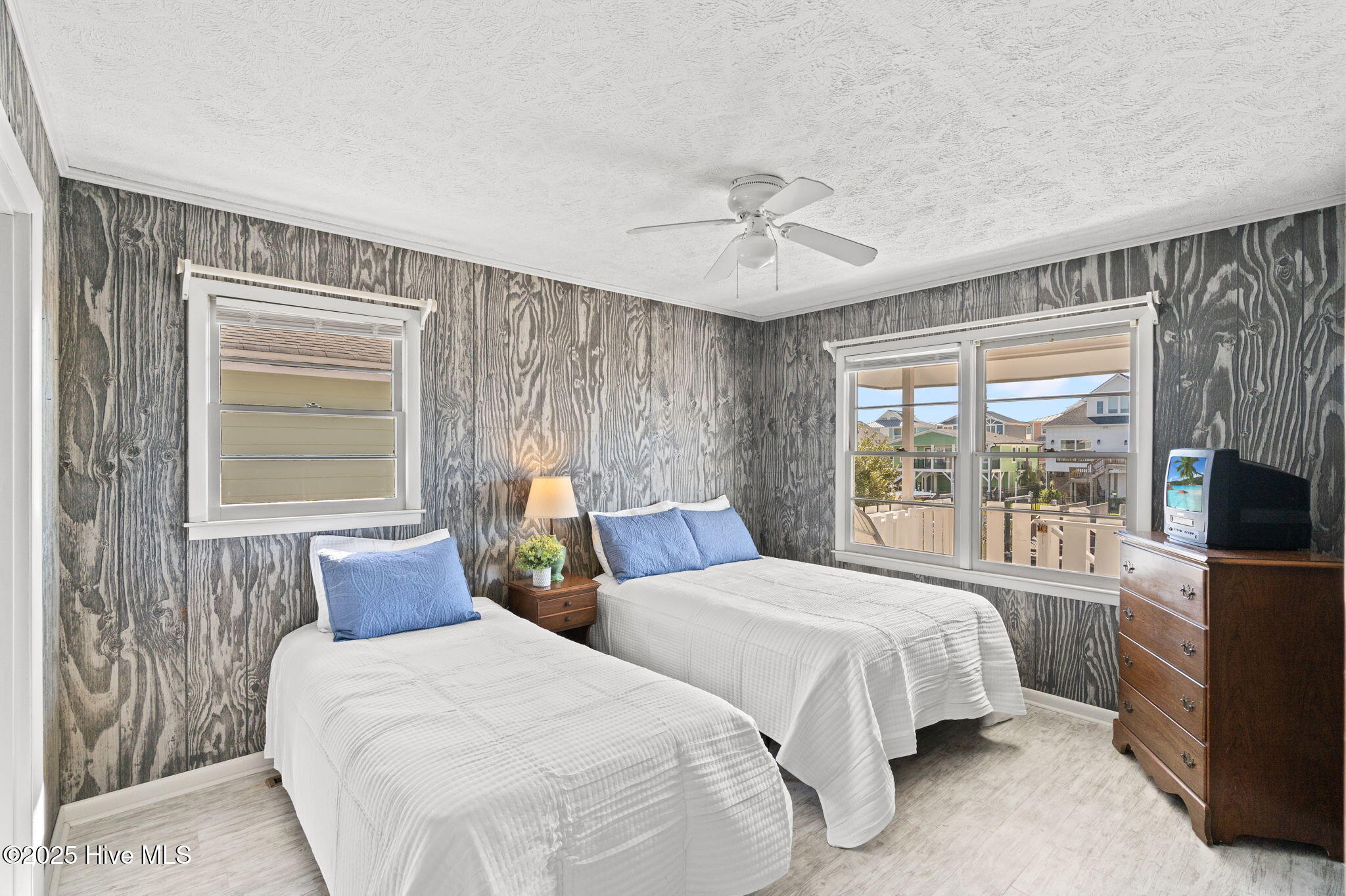 100537501 | Photo 26