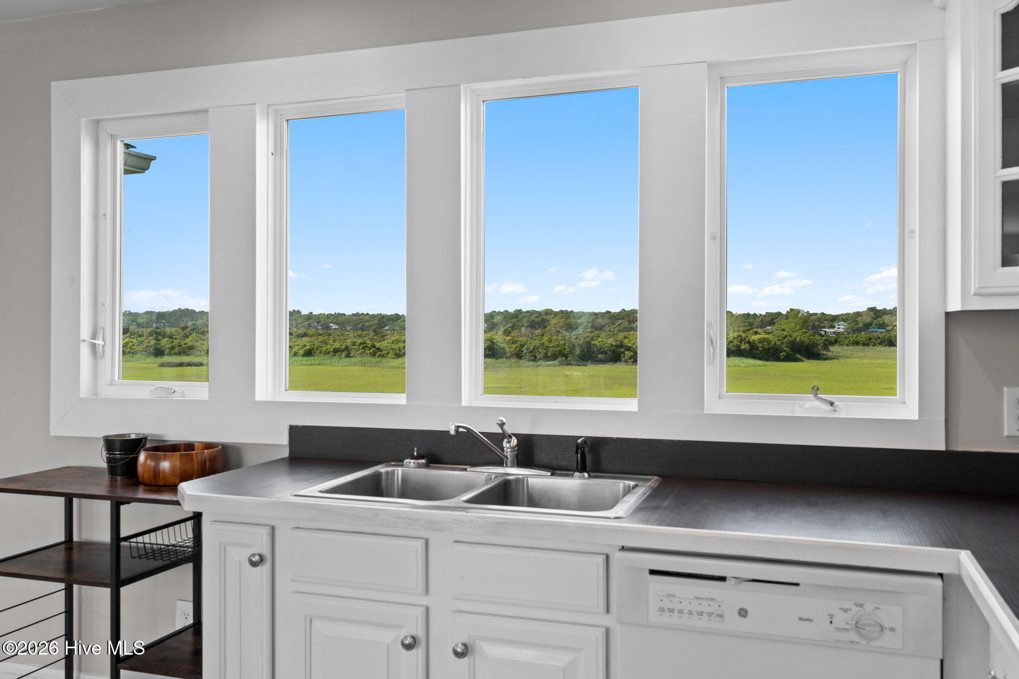 100568458 | Photo 19