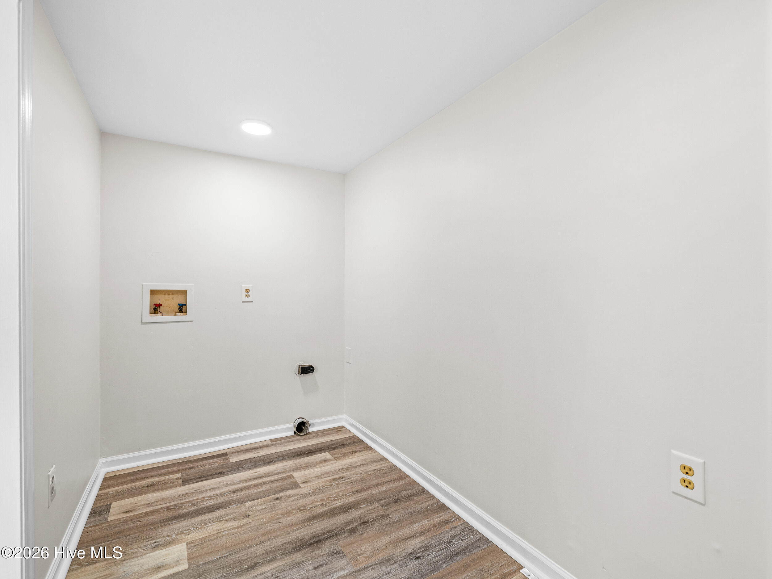 100569612 | Photo 19