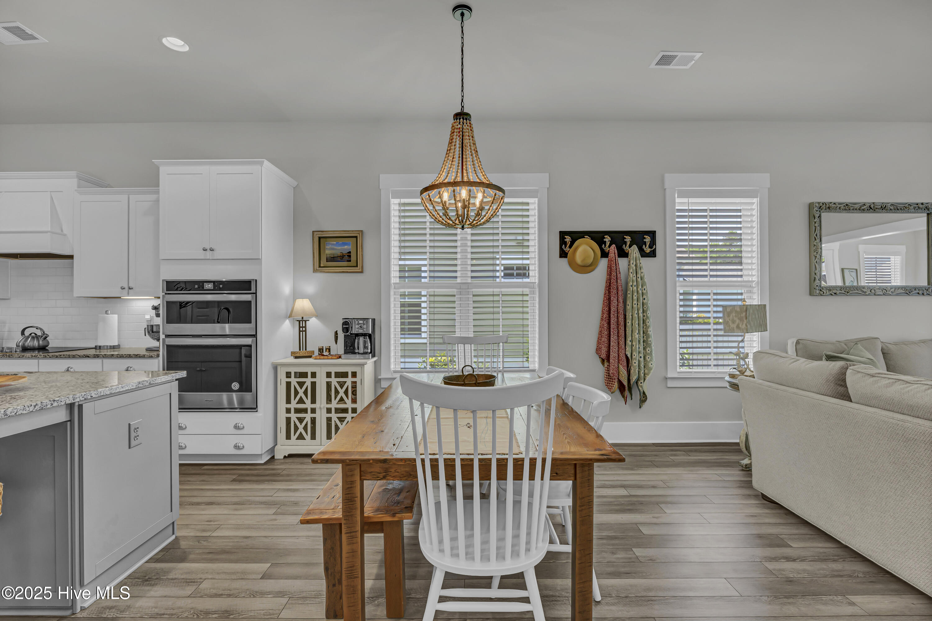 100517426 | Photo 26