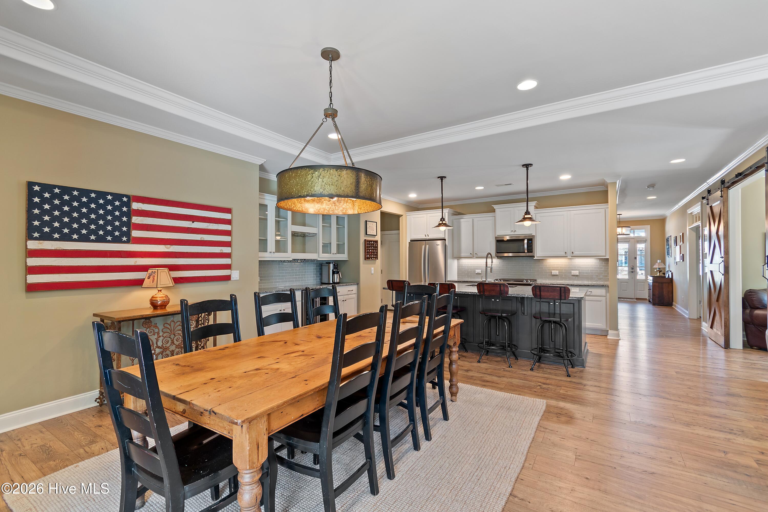 100558419 | Photo 20