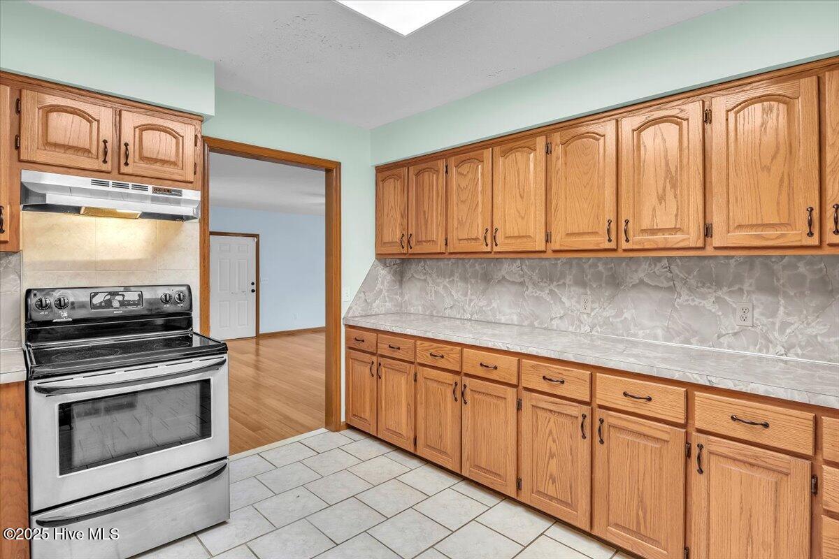 100568309 | Photo 36