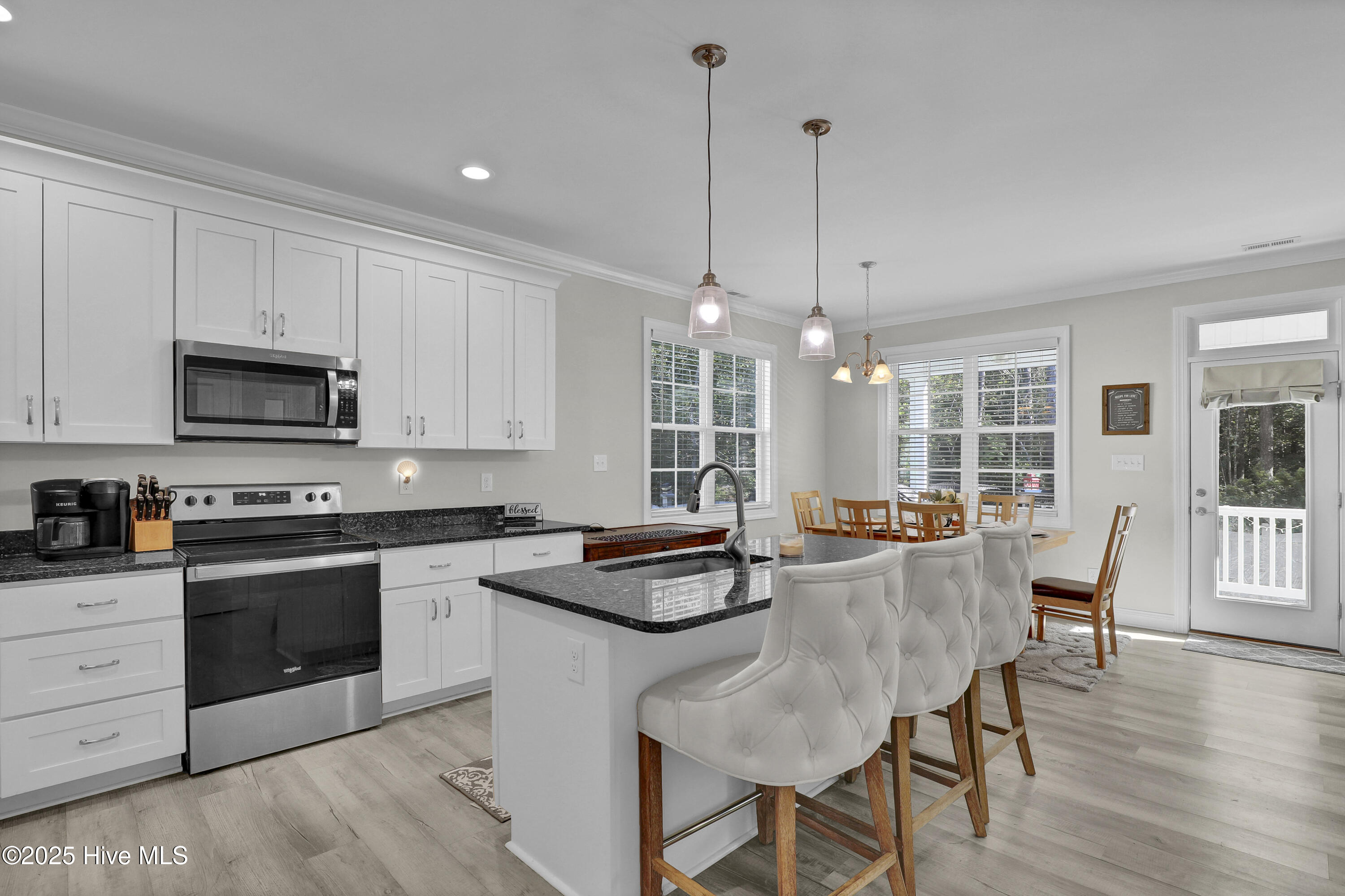 100538907 | Photo 48