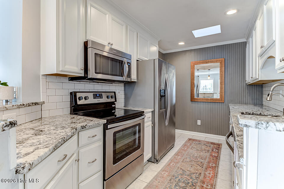 100567381 | Photo 16