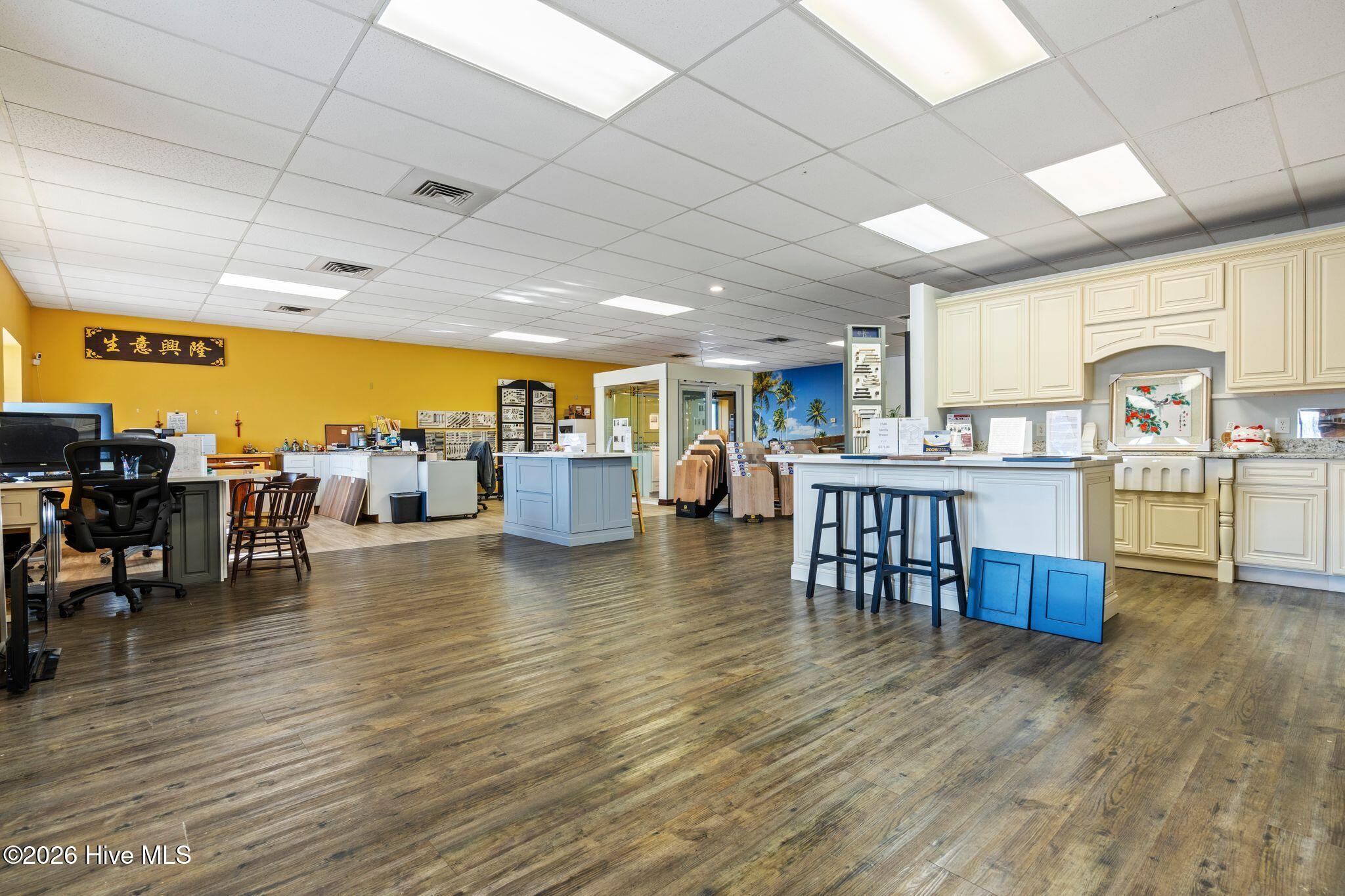 100550441 | Photo 15