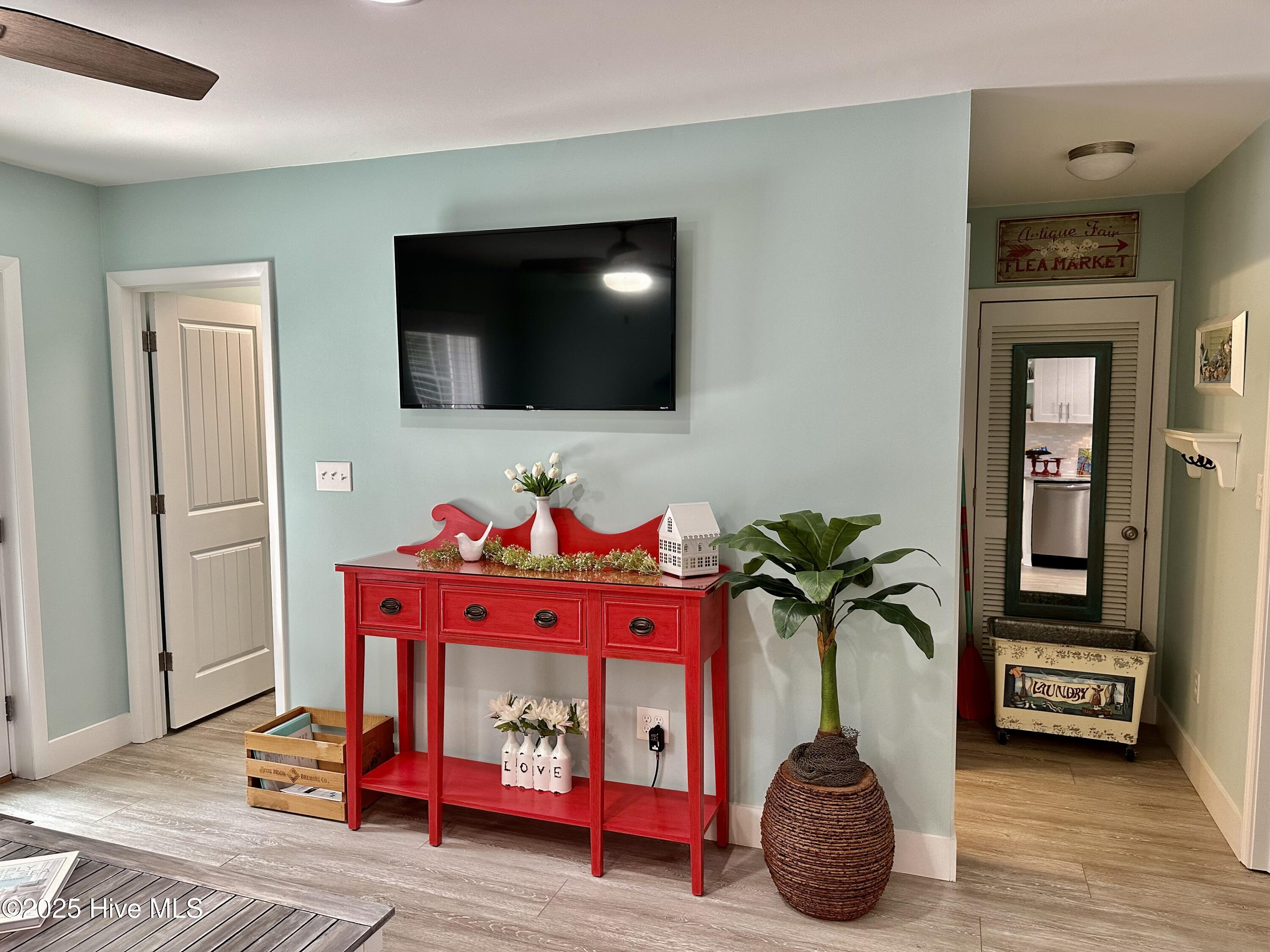 100559925 | Photo 53