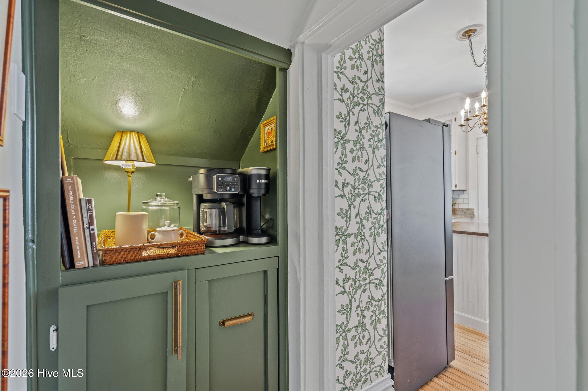 100566277 | Photo 12