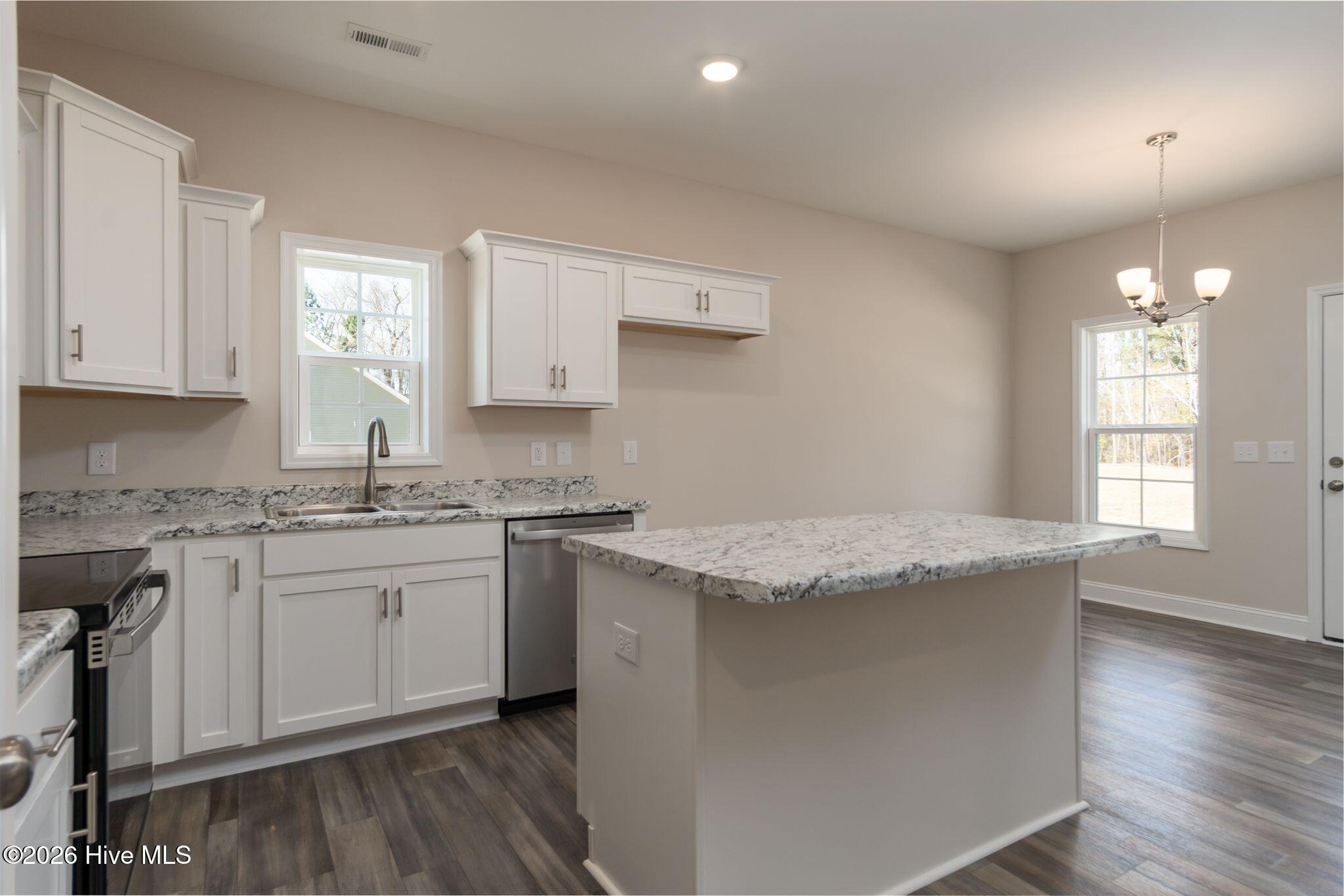 104 Palo Alto Park Drive, Maysville, NC 28555 – photo 20: Kitchen