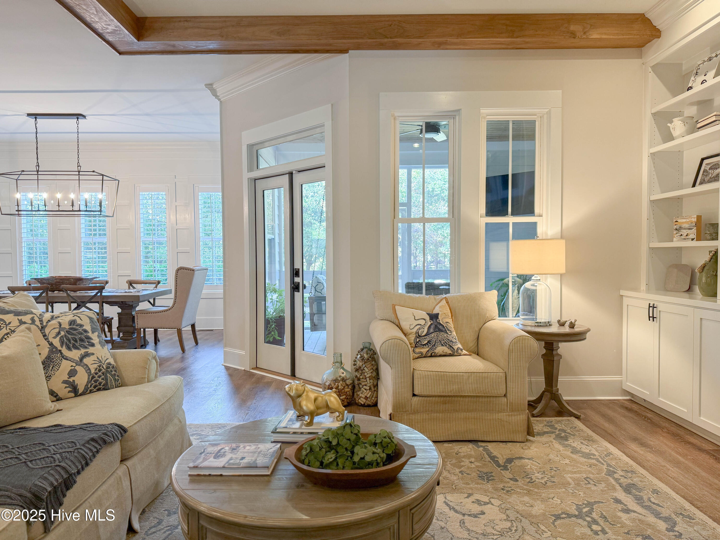 100556308 | Photo 33