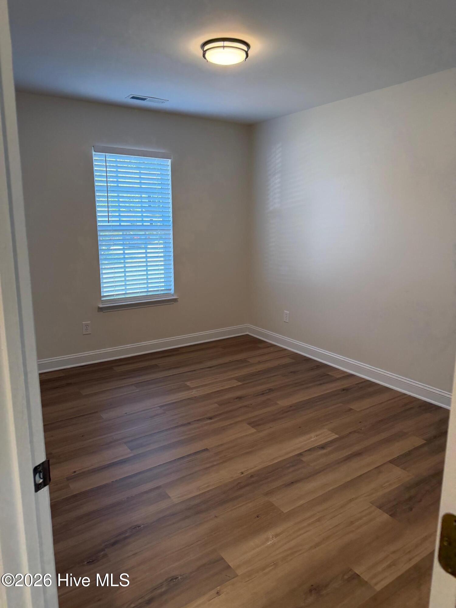 100568177 | Photo 36