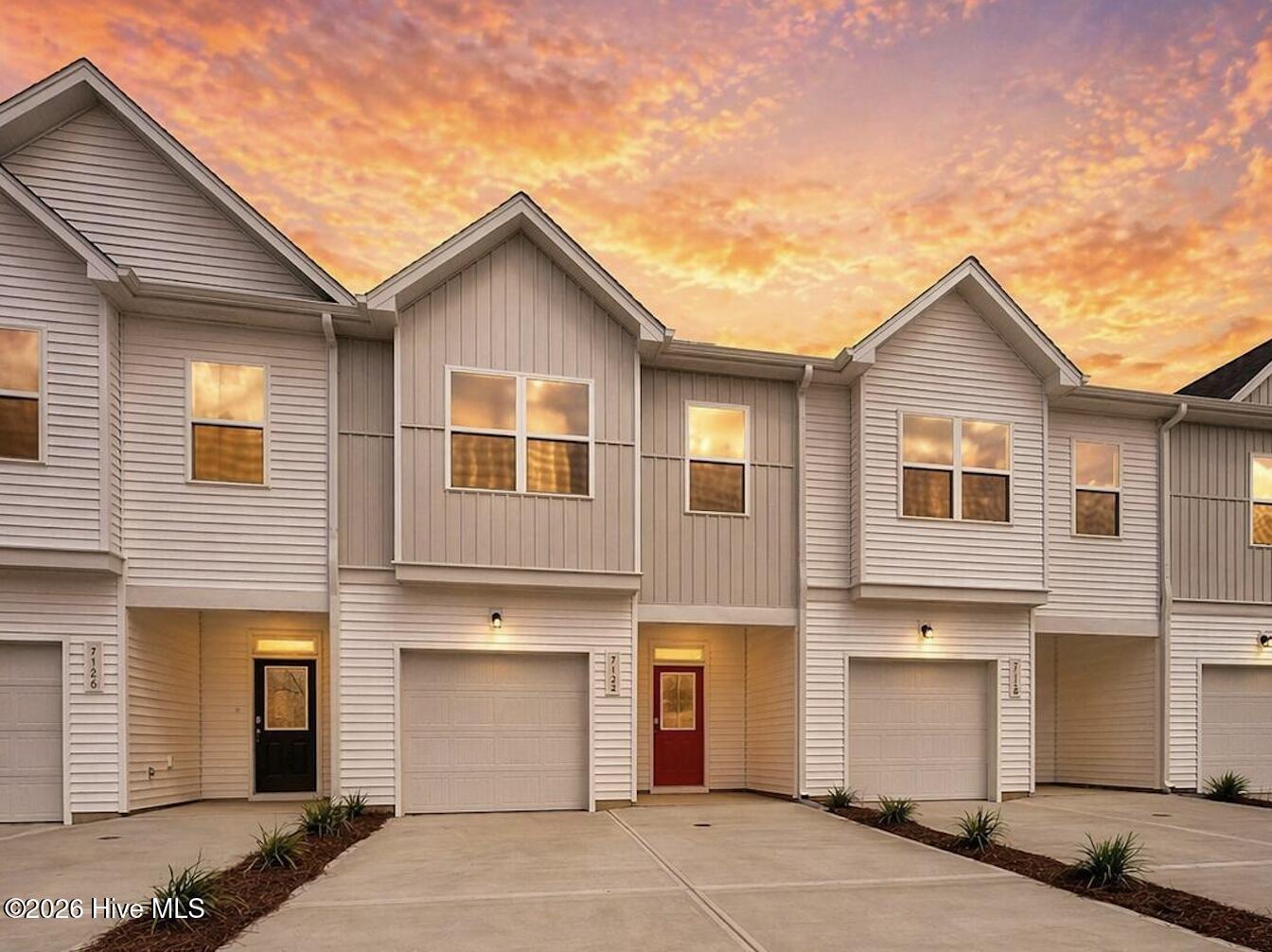 100569626 | Photo 16