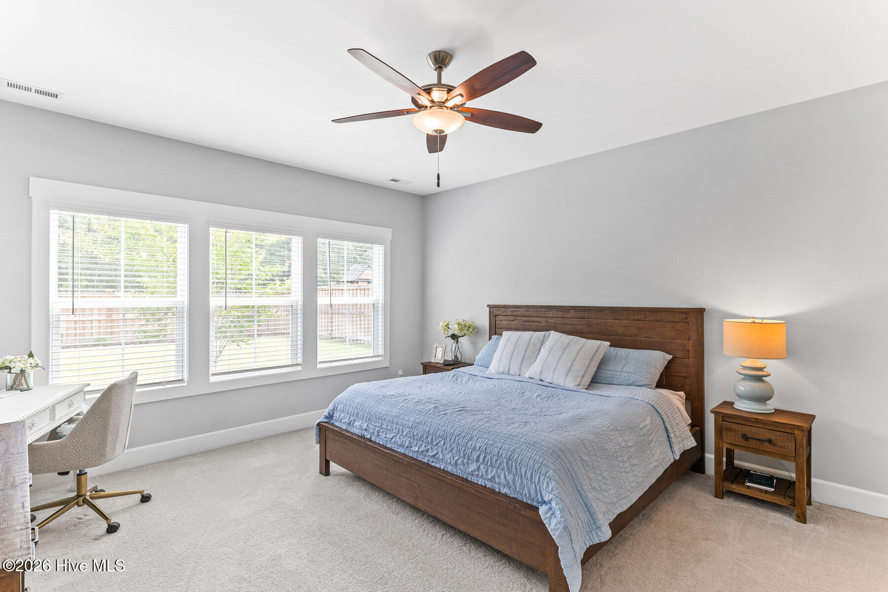 100548858 | Photo 15